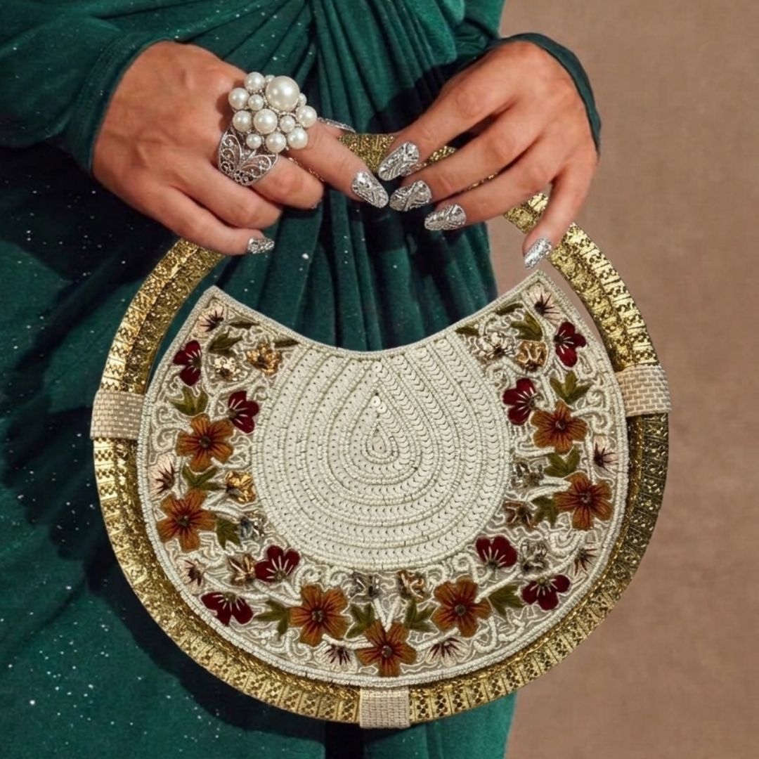 Luna Blanc Premium Round Clutch