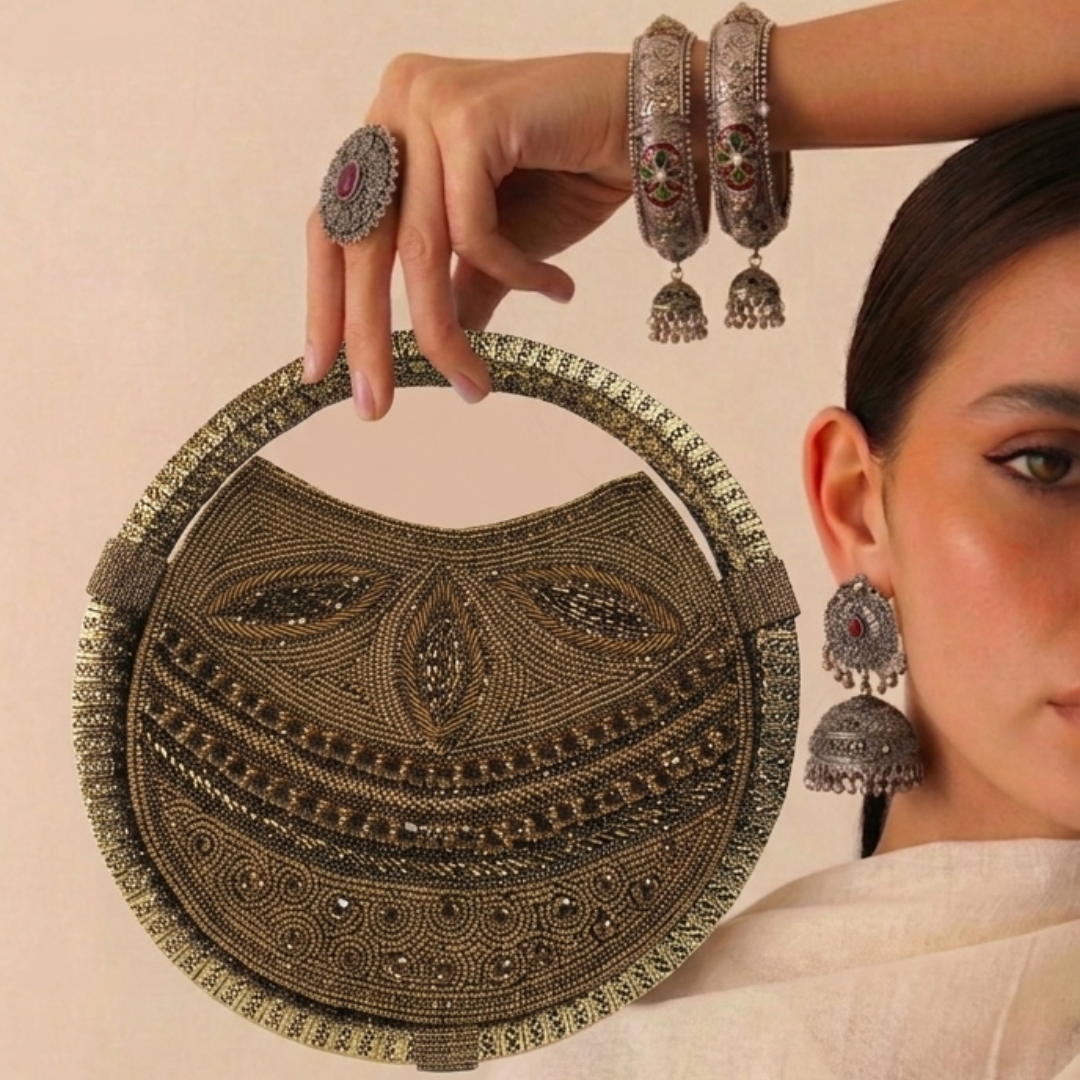 Sun-Drenched Sands Round Clutch