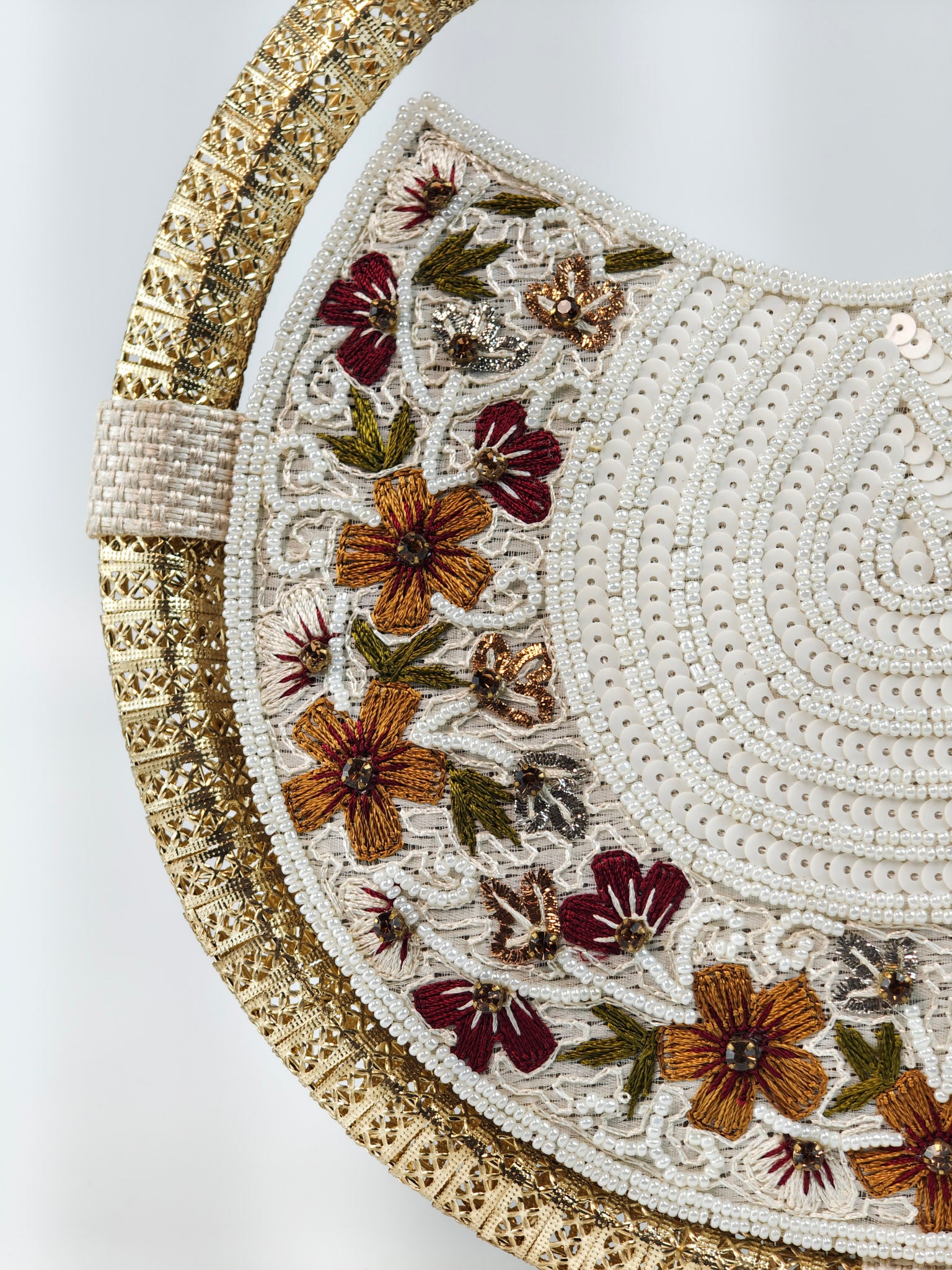 Luna Blanc Premium Round Clutch
